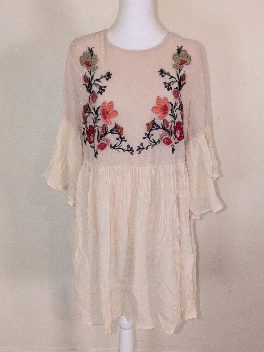 Umgee Embroidered Pale Cream Colored Dress - L
